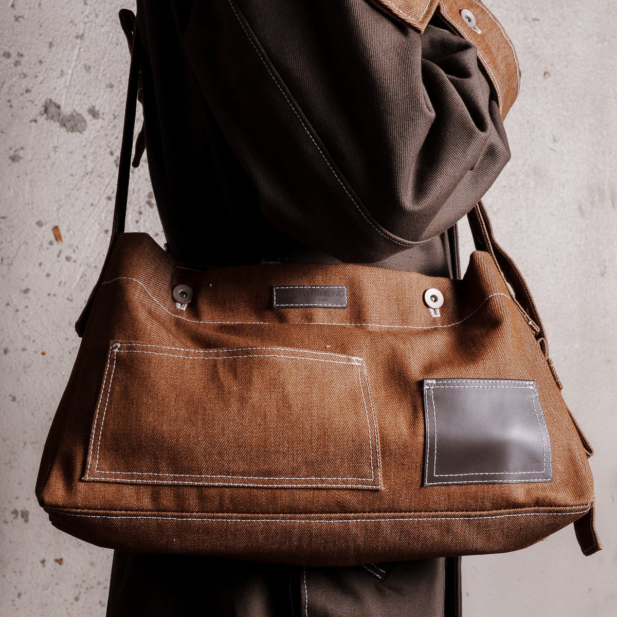 BROWN MESSENGER DENIM BAG