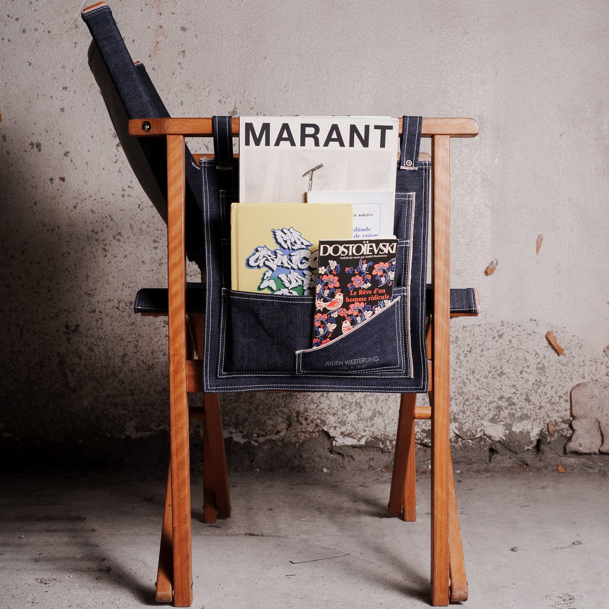 DIRECTOR READING CHAIR