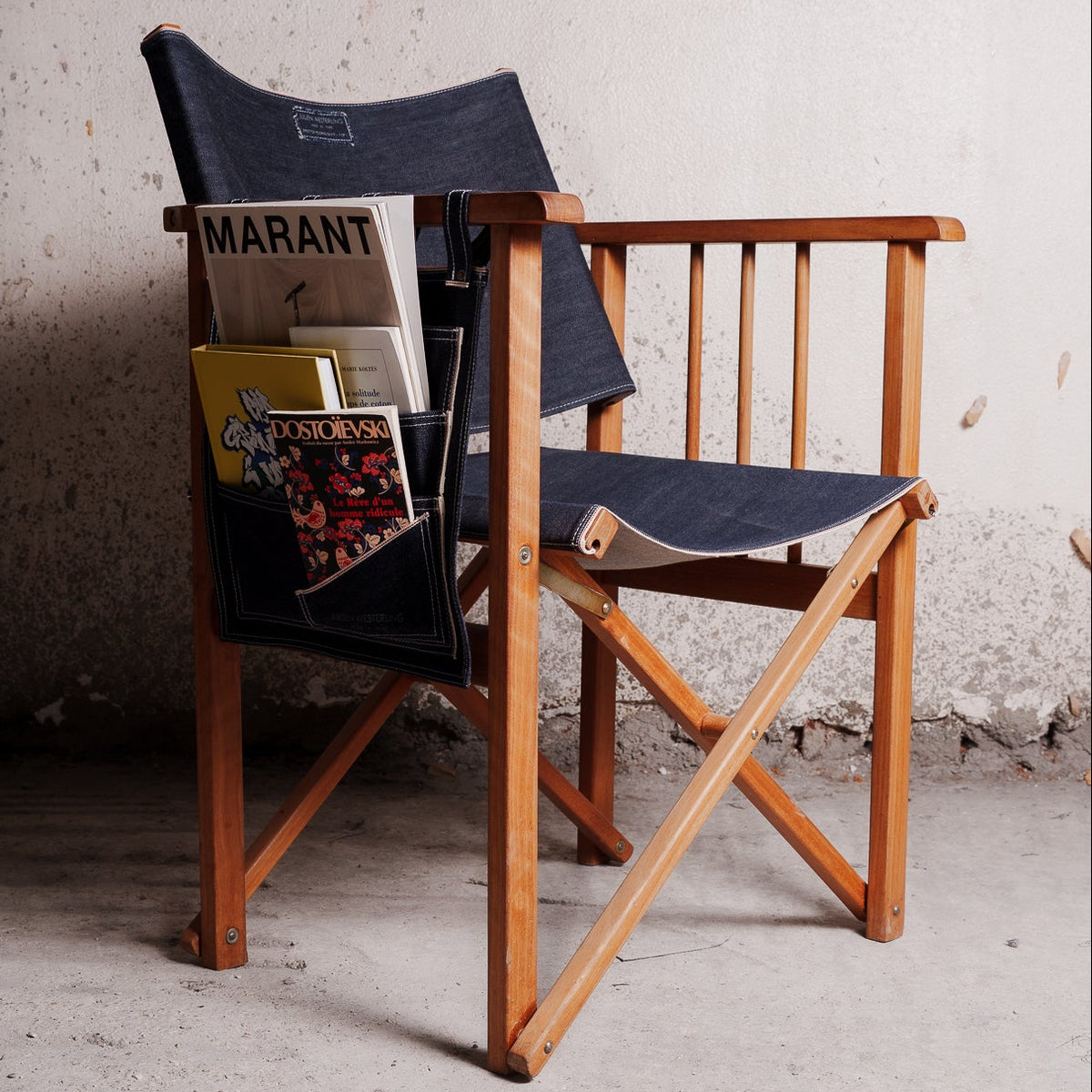DIRECTOR READING CHAIR